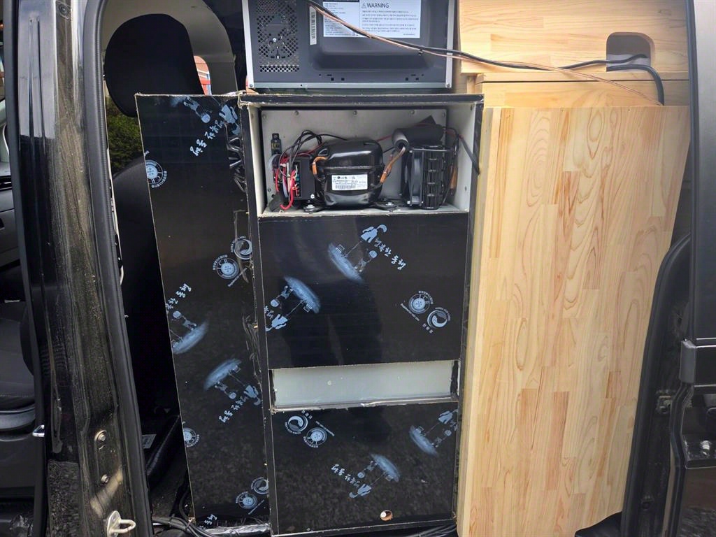 HYUNDAI Staria 2023 Negro - Importación desde Corea - HF Imports Iquique - Foto 13