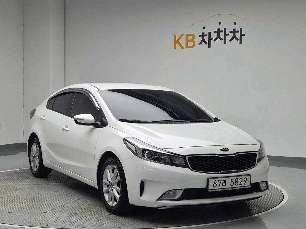 KIA K3 - Vista 4