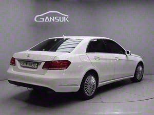 Mercedes Benz E class - Vista 8