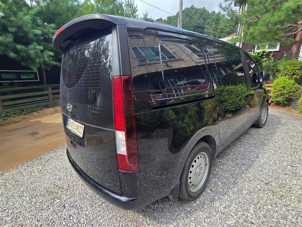 HYUNDAI Staria - Vista 4