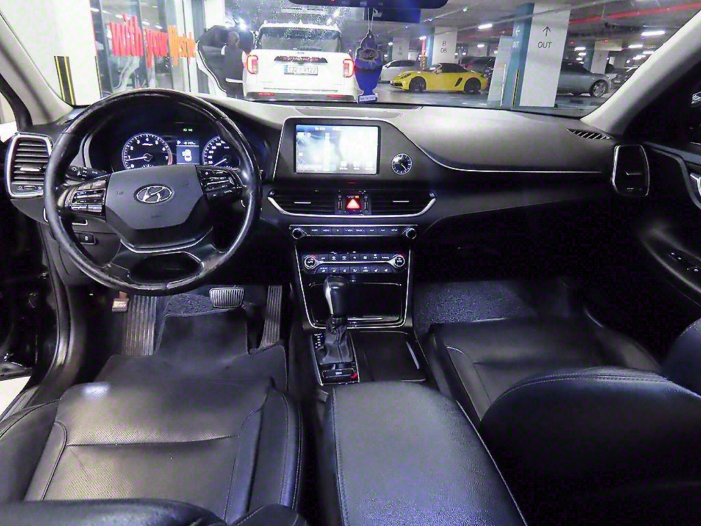 HYUNDAI Grandeur - Vista 10