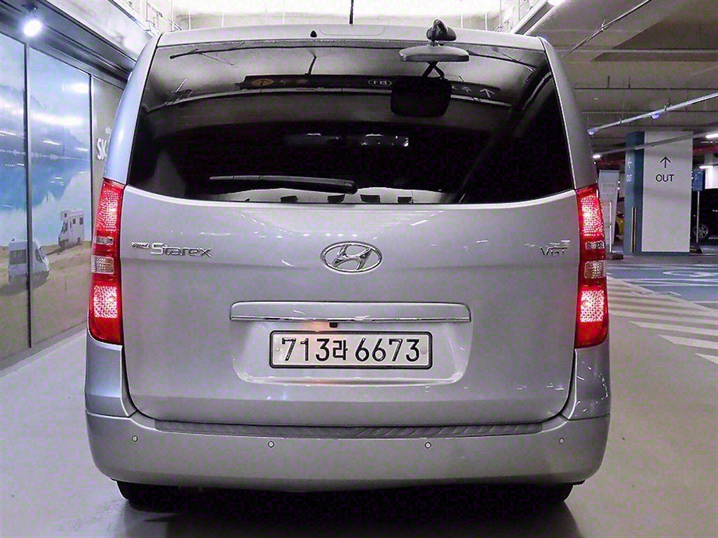 HYUNDAI Starex - Vista 5