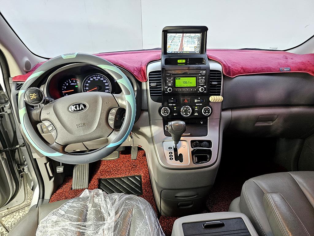 KIA Carnival - Vista 5