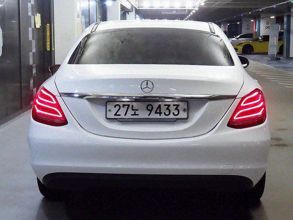 Mercedes Benz C Class - Vista 5