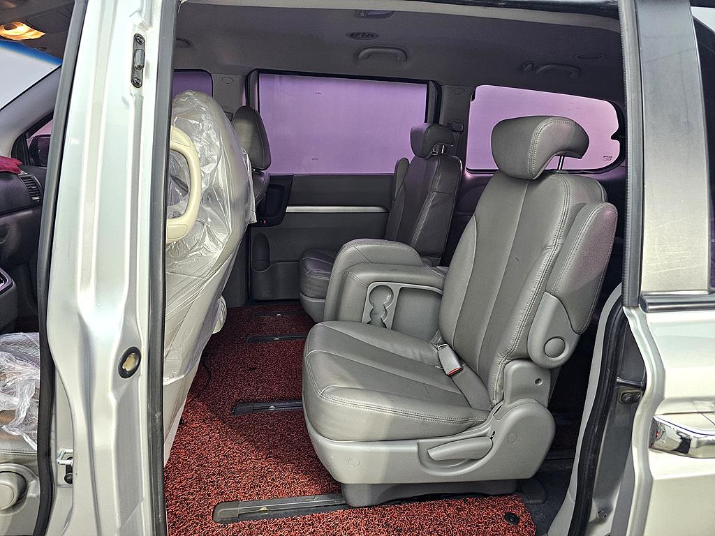 KIA Carnival - Vista 9