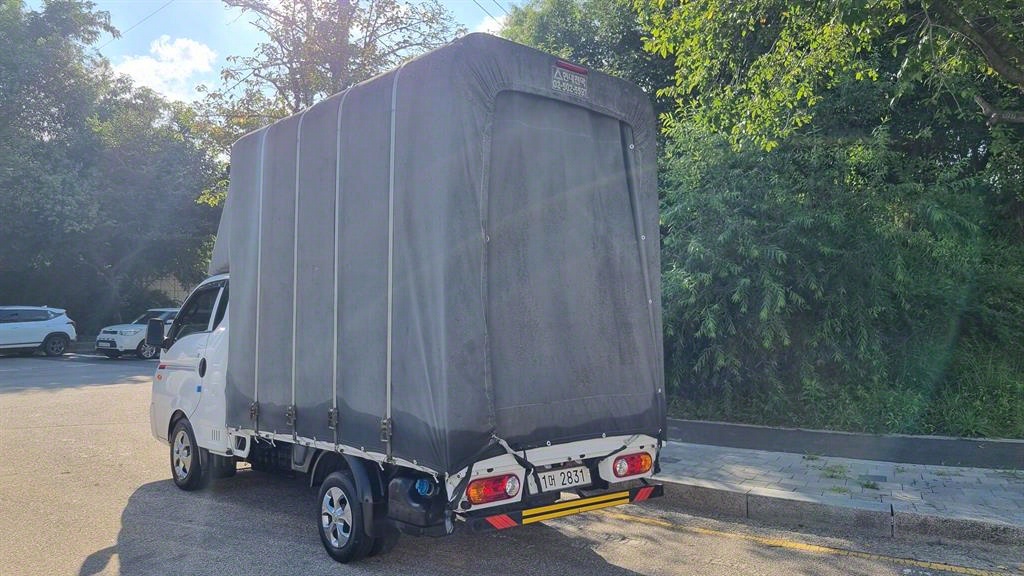 Small Truck Cargo (small) - Vista 4