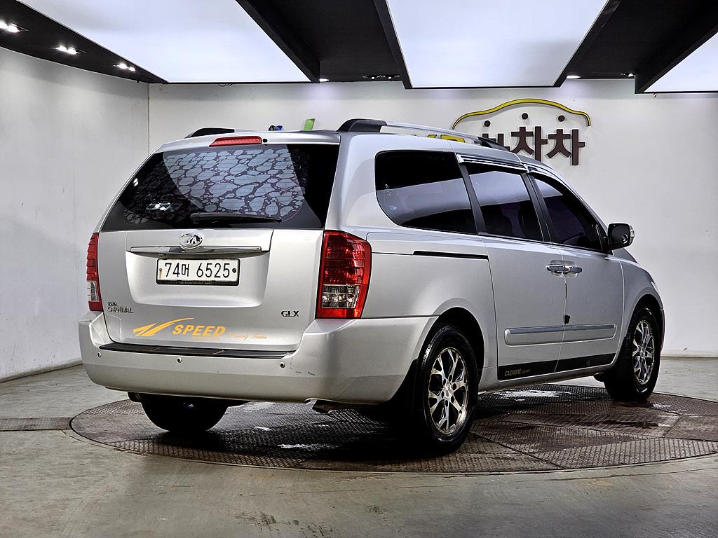 KIA Carnival - Vista 4