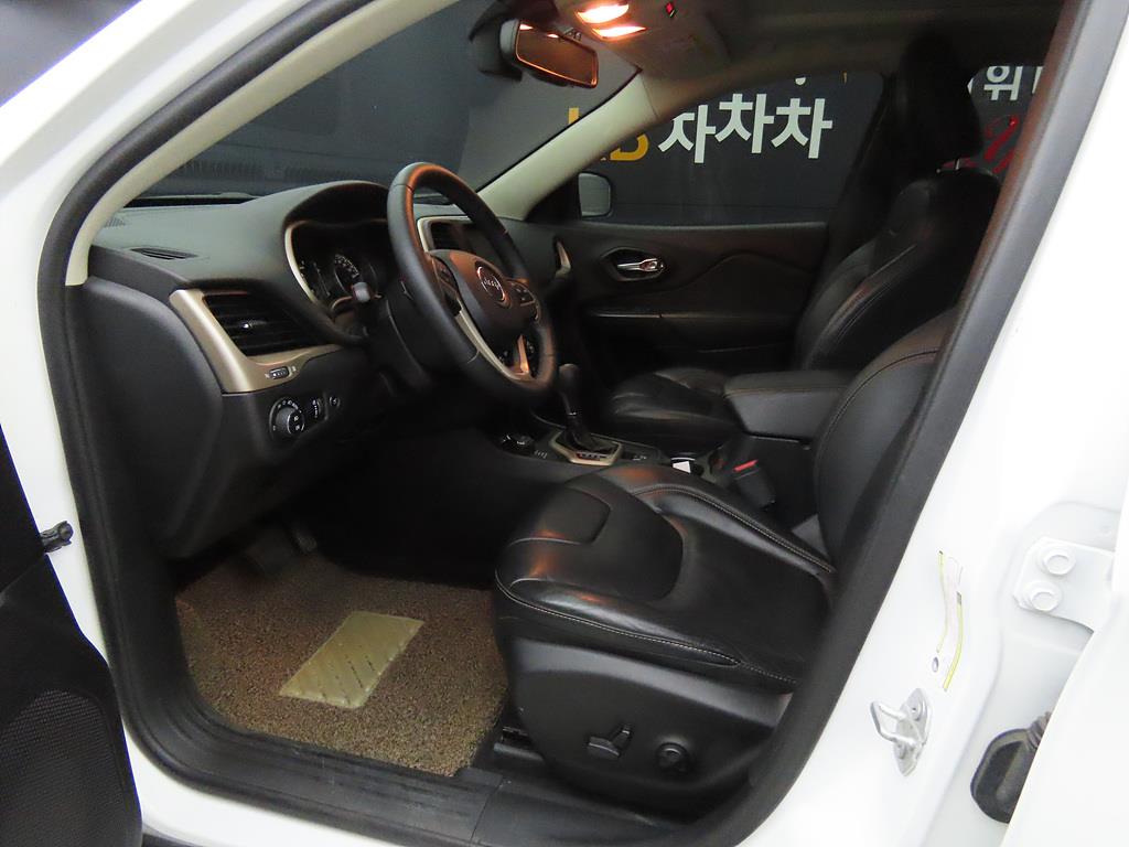 Jeep Cherokee - Vista 5