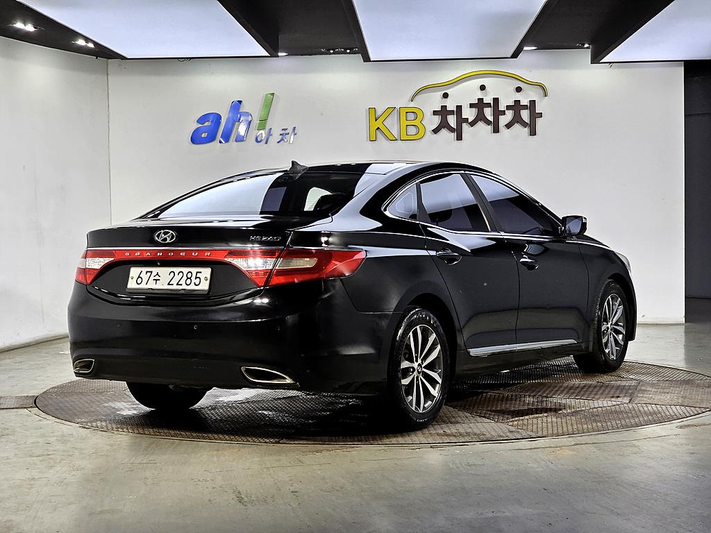 HYUNDAI Grandeur - Vista 4