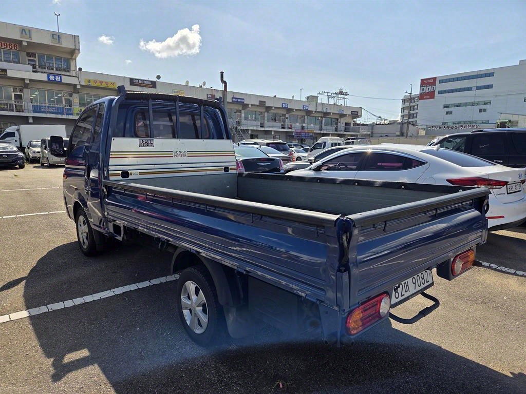 HYUNDAI Porter - Vista 4