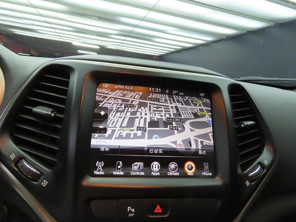 Jeep Cherokee - Vista 11