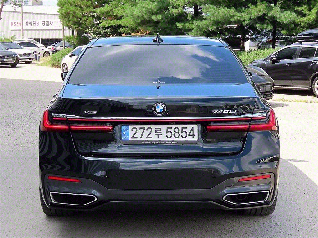 BMW 7 Series - Vista 4