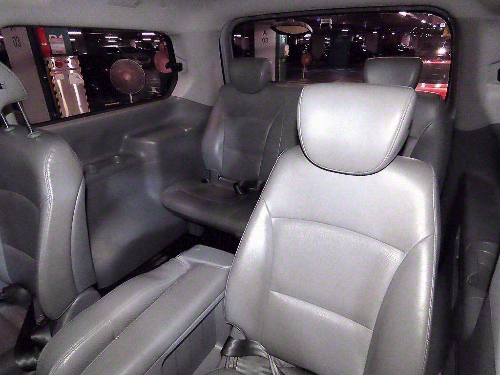 HYUNDAI Starex - Vista 8