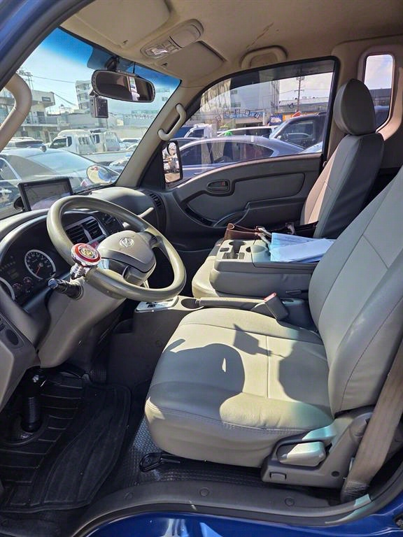 HYUNDAI Porter - Vista 8