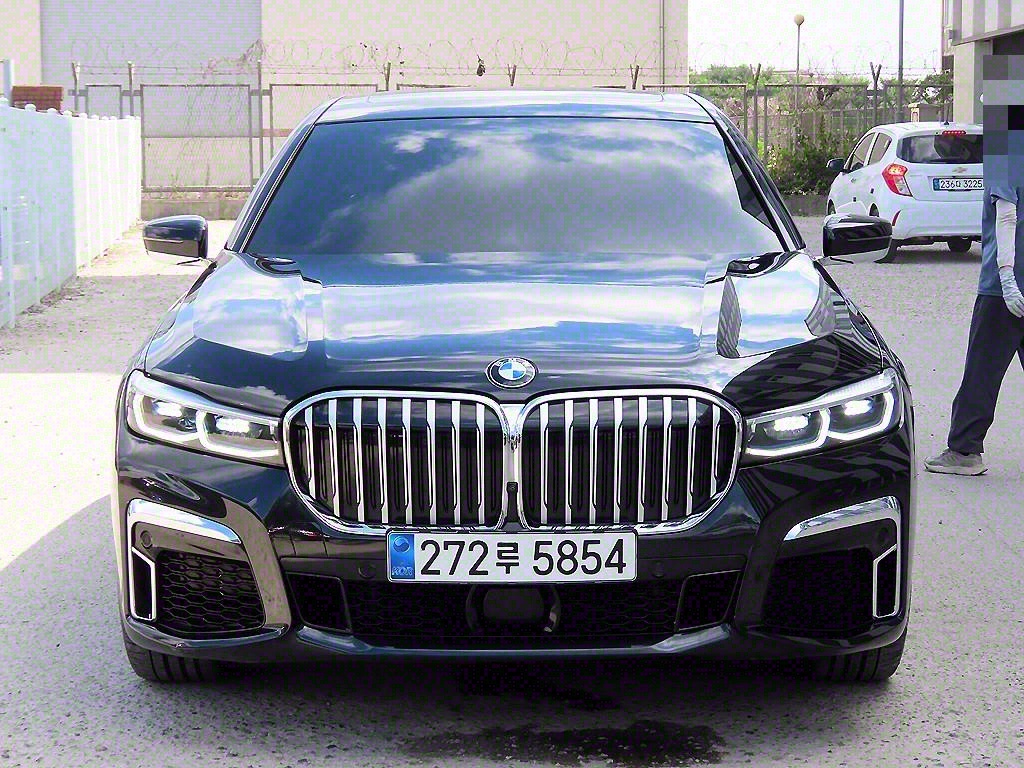 BMW 7 Series 2022 Negro - Importación desde Corea - HF Imports Iquique - Foto 1