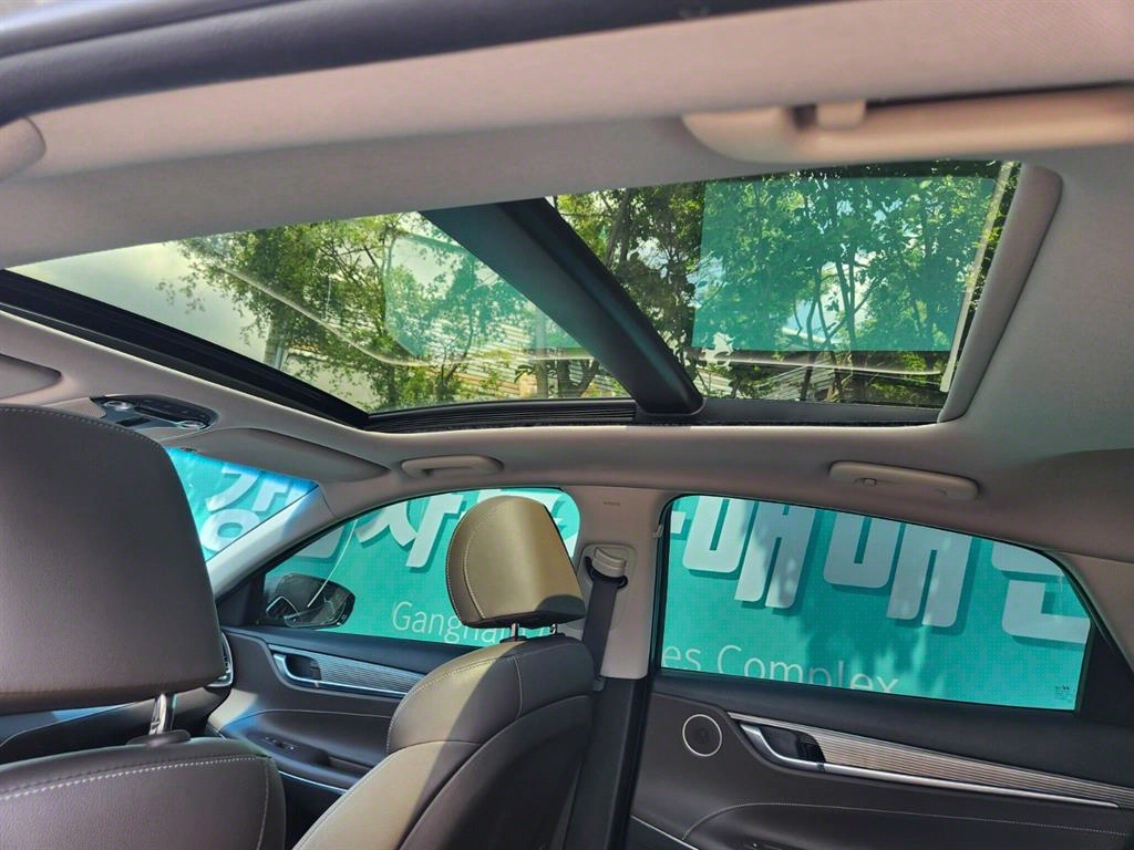 HYUNDAI Grandeur - Vista 9