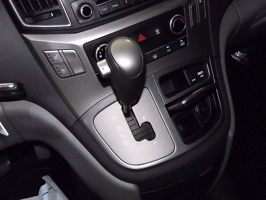 HYUNDAI Starex - Vista 12