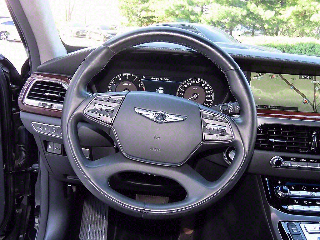 Genesis EQ900 - Vista 8