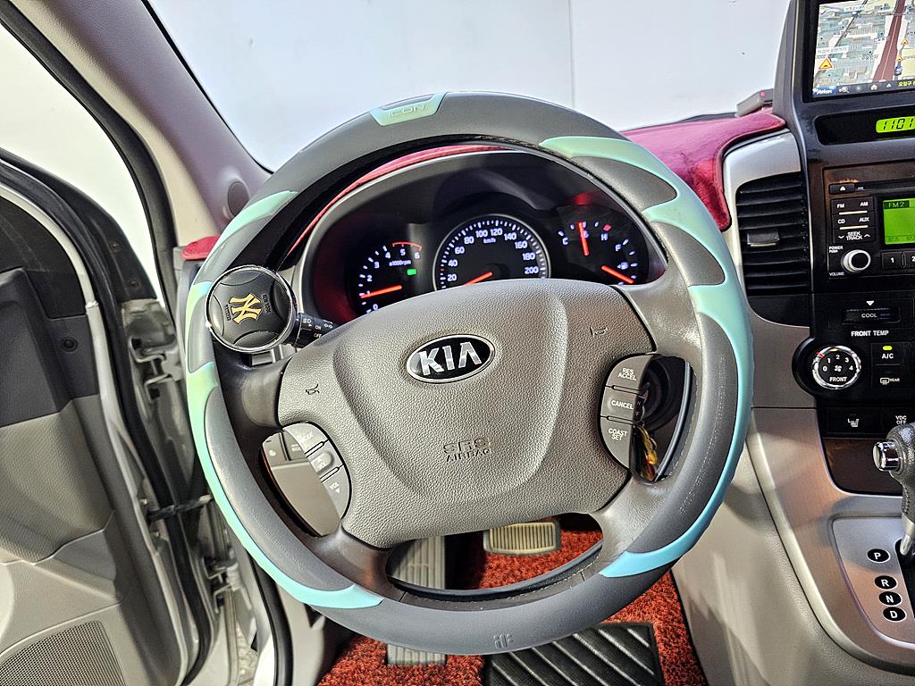 KIA Carnival - Vista 12