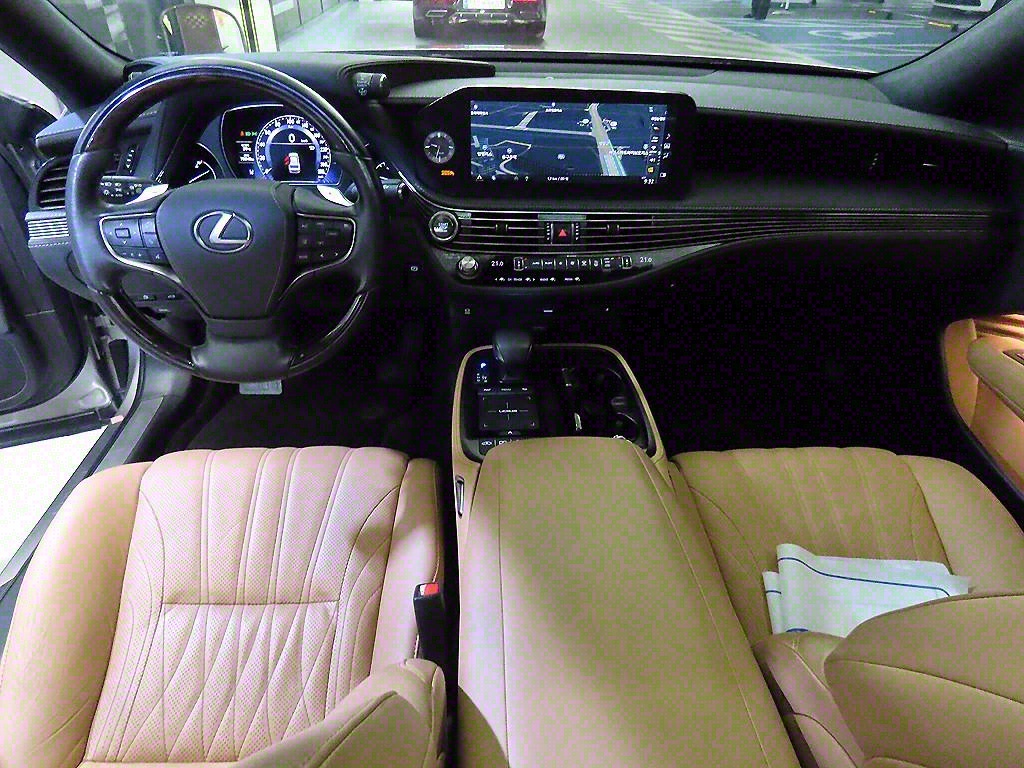 Lexus LS - Vista 10