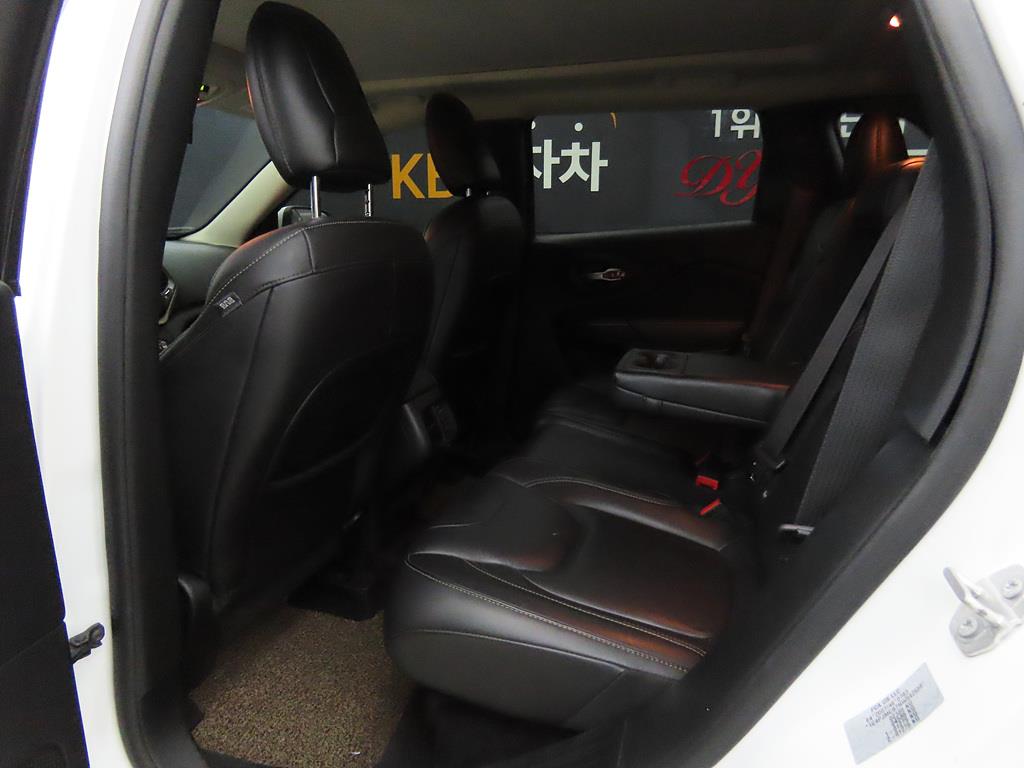 Jeep Cherokee - Vista 6