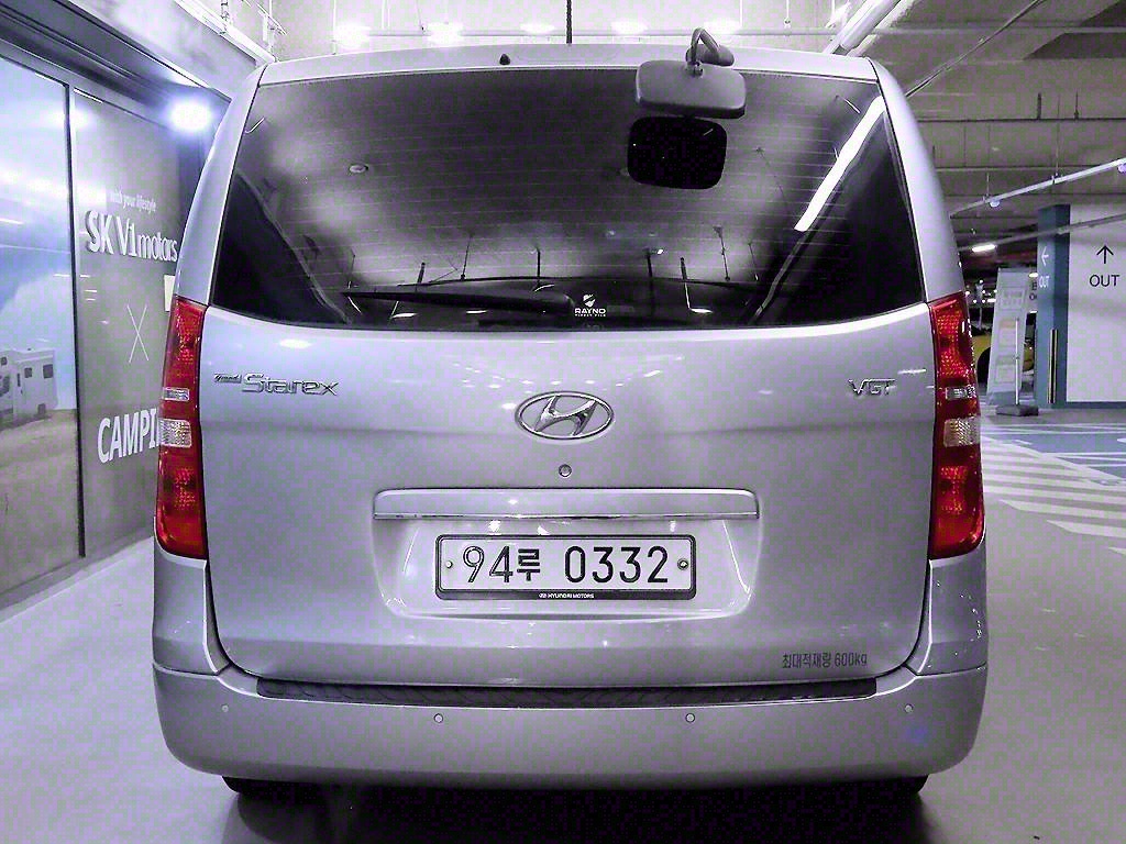 HYUNDAI Starex - Vista 5