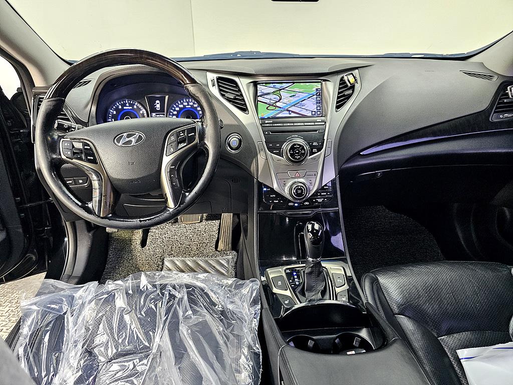 HYUNDAI Grandeur - Vista 5