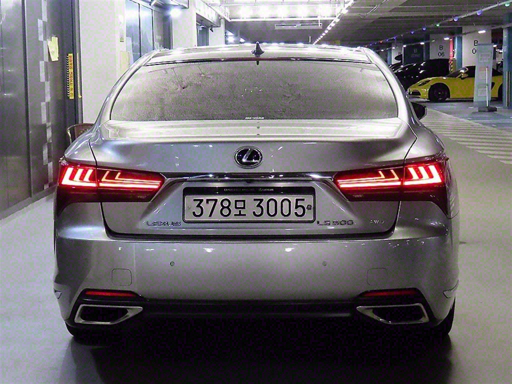 Lexus LS - Vista 5