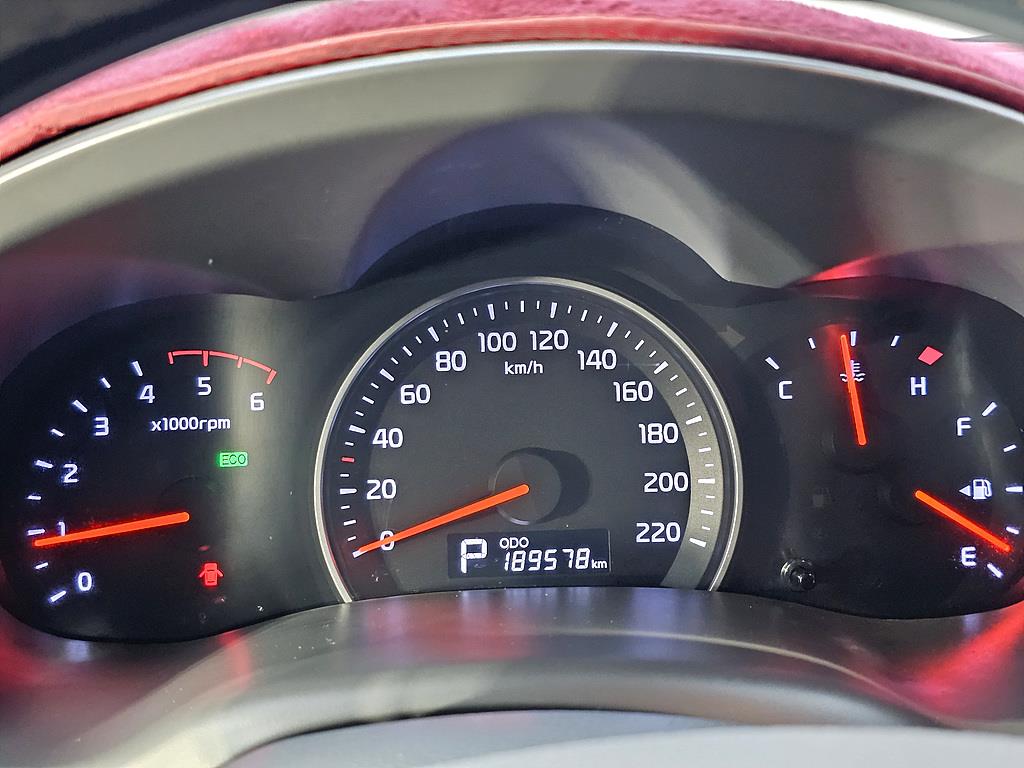 KIA Carnival - Vista 7