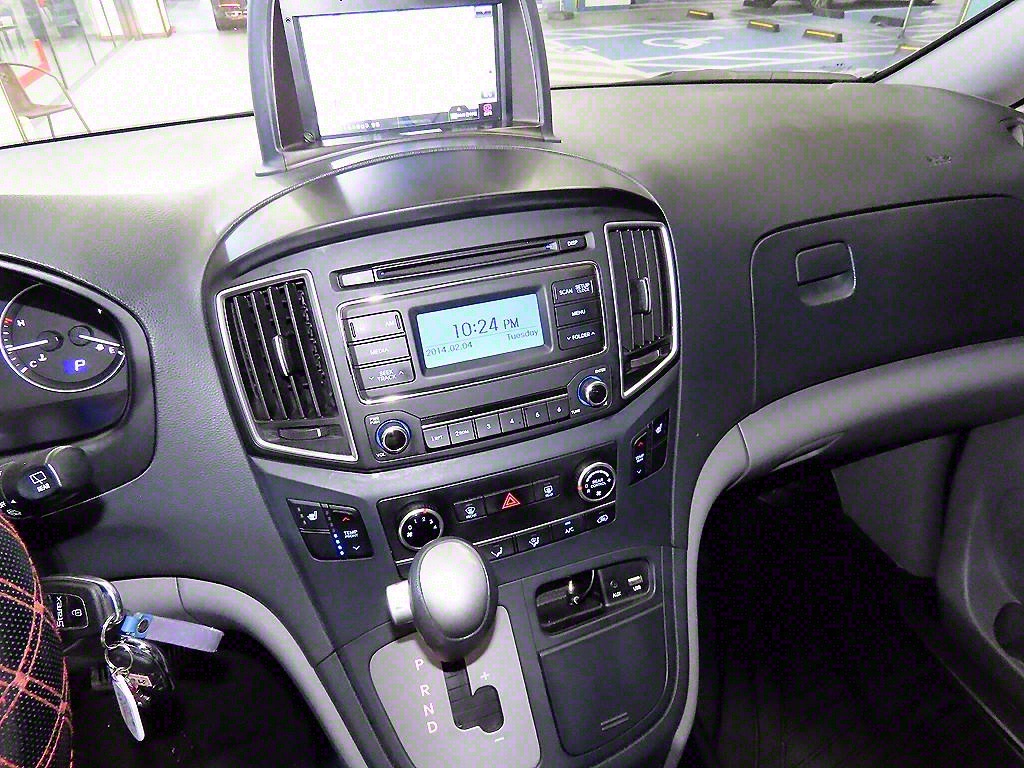 HYUNDAI Starex - Vista 12