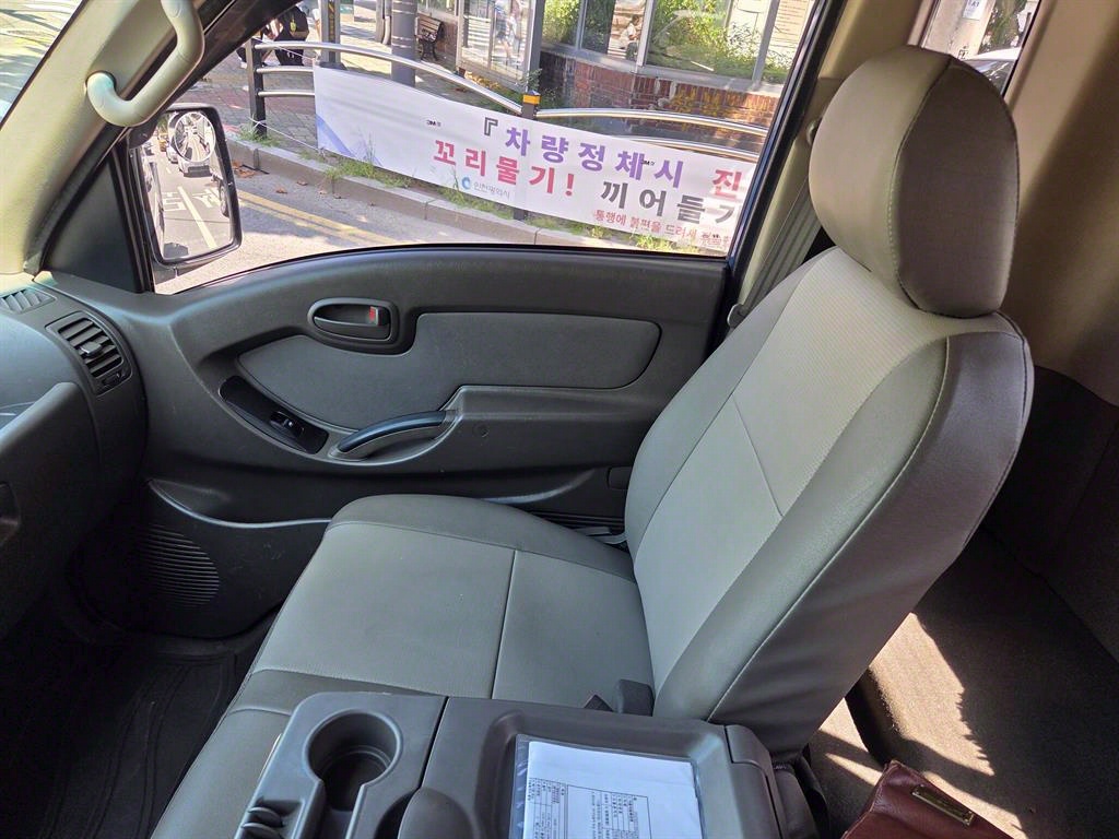 HYUNDAI Porter - Vista 11