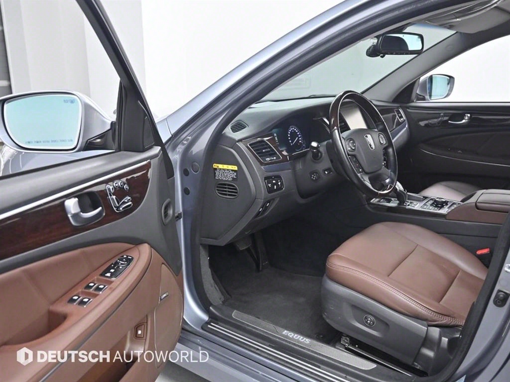 HYUNDAI Equus - Vista 11