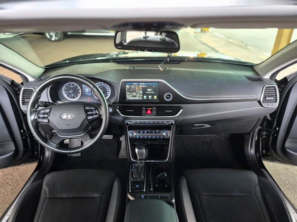 HYUNDAI Grandeur - Vista 5