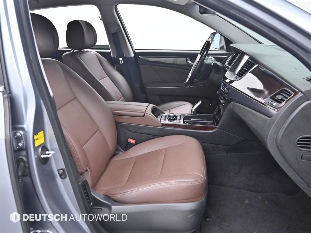 HYUNDAI Equus - Vista 10