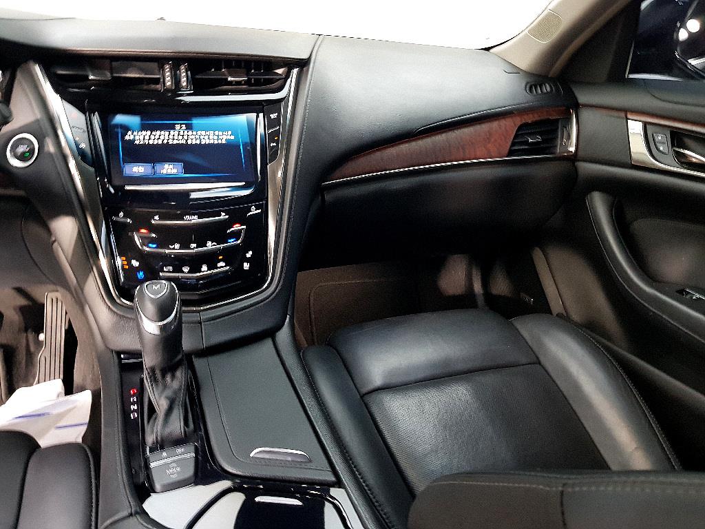 Cadillac CTS - Vista 10