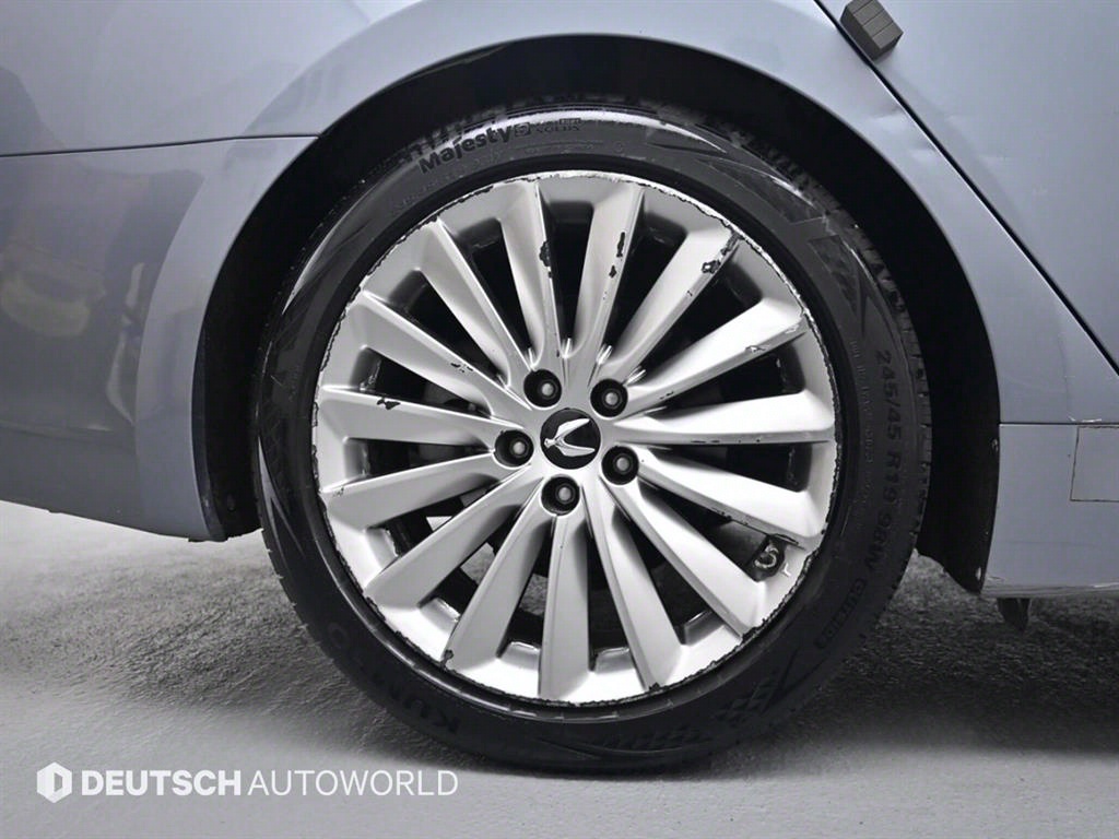 HYUNDAI Equus - Vista 5