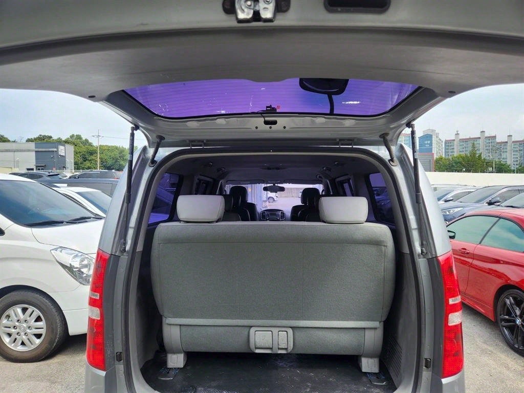 HYUNDAI Starex - Vista 11