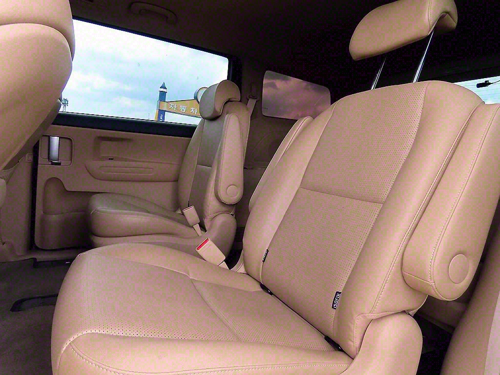 KIA Carnival - Vista 6