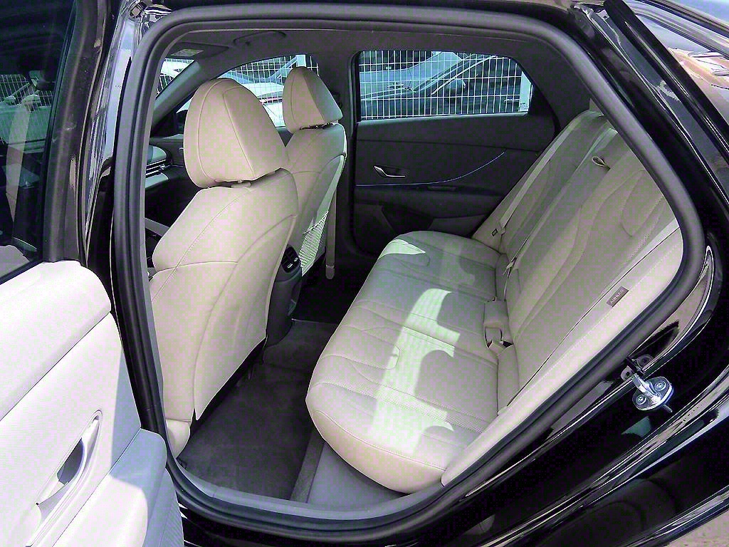 HYUNDAI Avante - Vista 6