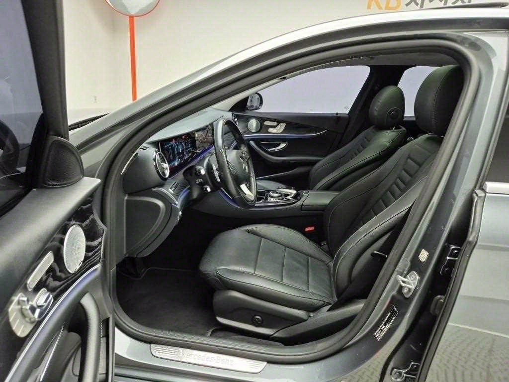 Mercedes Benz E class - Vista 11