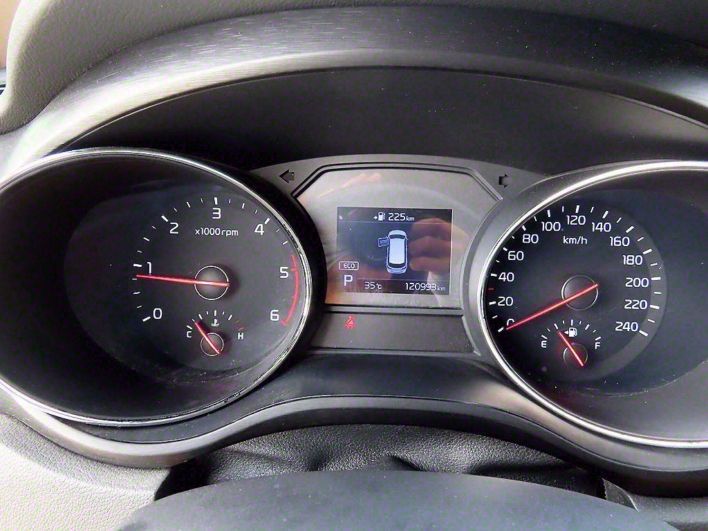 KIA Carnival - Vista 9