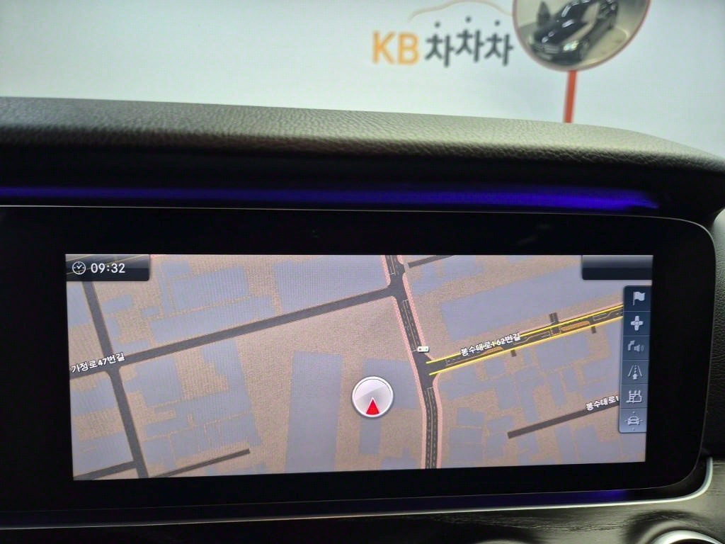 Mercedes Benz E class - Vista 12