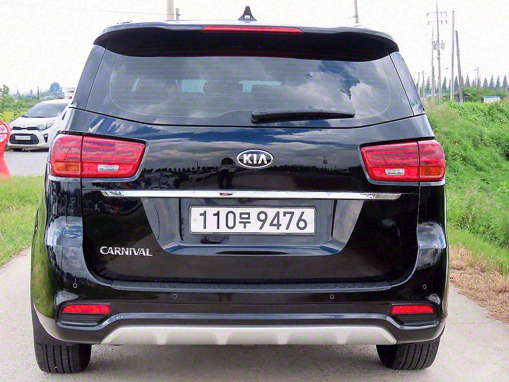 KIA Carnival - Vista 4