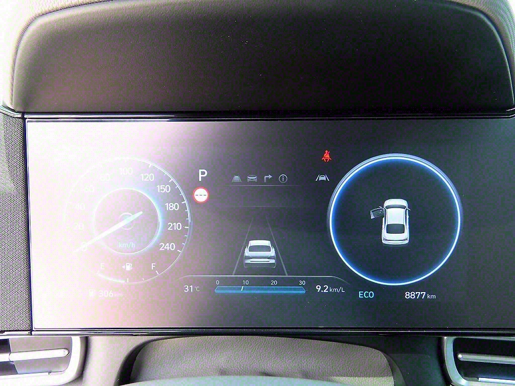 HYUNDAI Avante - Vista 9