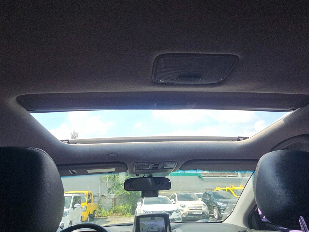 HYUNDAI Avante - Vista 12