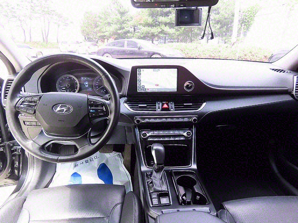 HYUNDAI Grandeur - Vista 7