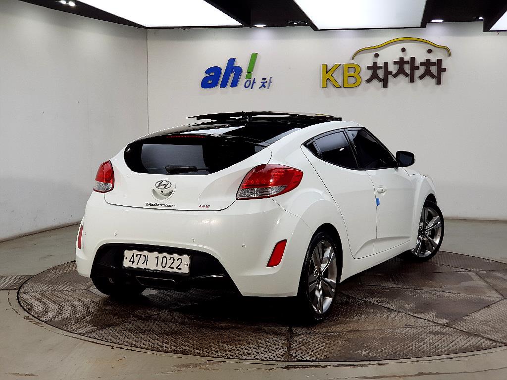 HYUNDAI Veloster - Vista 4