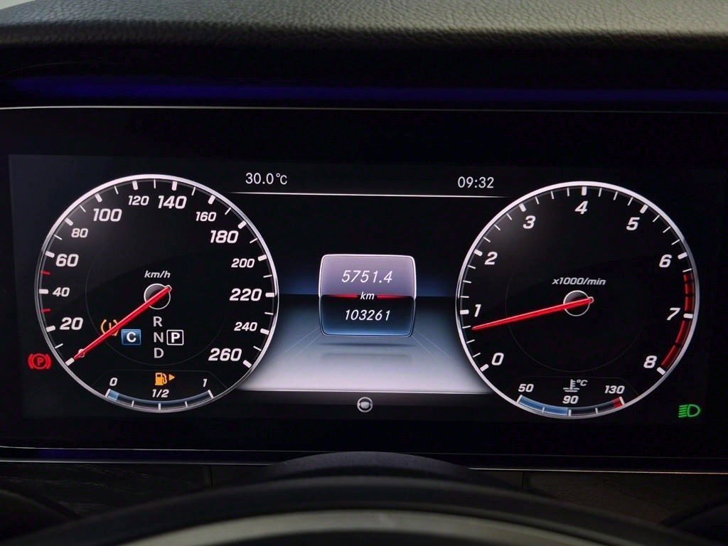 Mercedes Benz E class - Vista 6