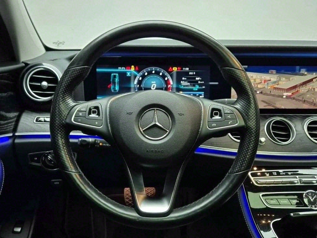 Mercedes Benz E class - Vista 9