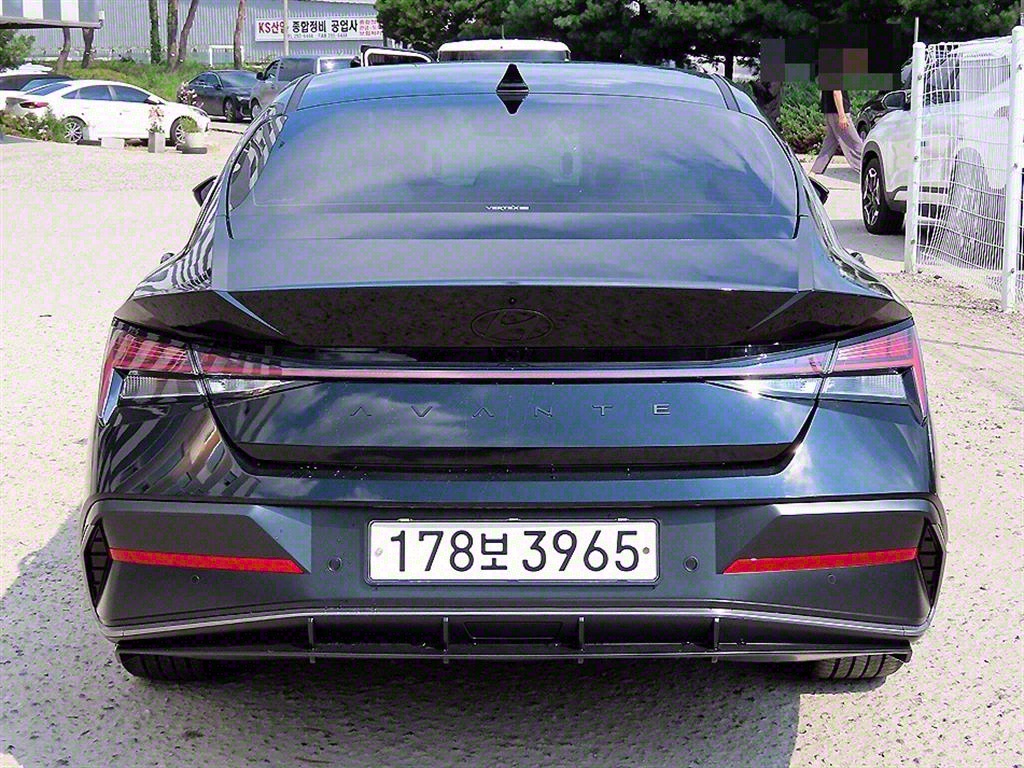 HYUNDAI Avante - Vista 4